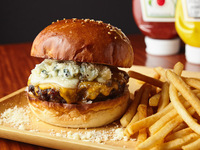 [Daging Wagyu Perang] Burger Keju Quattro