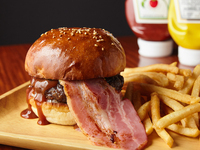 [Daging Wagyu Perang] Burger Bacon BBQ Asli