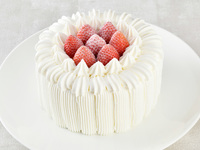 苺入り生クリームケーキ　5号（15㎝）