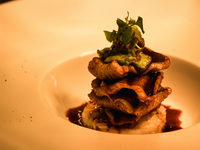 Lunch buffet with choice of main dish [Weekdays in June and July]