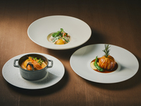 <Weekends and Holidays> Lunch buffet with your choice of main dish