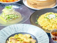 ■4/27(月)～5/8(金)GW平日ディナー限定｜2名様よりホール席｜税込4,980・2時間飲み放題付き｜サービス料・チャージ料０円