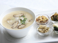 ■白身魚粥と薬膳スープ、点心・デザート付きディナー