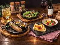 【薪火ちょいバル】ウフマヨキャビアと薪焼きソーセージ等気軽なバルセット４品+ドリンク2品　