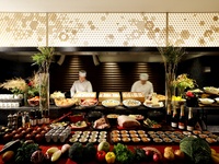 Premium Dinner Buffet - Enjoy carefully selected meats and seafood, the bounty of Kanazawa, to your heart's content.