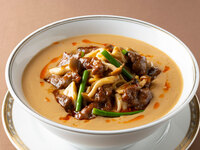 [Beef Dan Dan Noodles] Includes salad, dessert, soup, and coffee buffet.