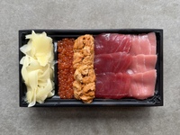 本マグロとうに、いくら小チラシ(一人前)