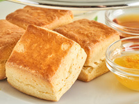 【Honey Afternoon Tea】カフェおかわり自由！ロゼスパークリングワイン付き