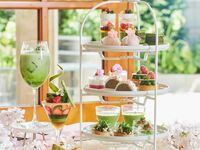 ◆◇10%OFF◇◆2時間カフェフリー【平日：濃厚宇治抹茶＆ほうじ茶のパフェ＜ミニサイズ＞付き】🍓いちごも楽しむ🍓抹茶と桜のアフタヌーンティ with 祇園辻利