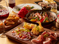 【2名様〜OK120分飲み放題付ディナー】ピンチョス、前菜、スペイン風オムレツ、メイン岩中豚、お味が選べるパエリア、自家製プリンなど大満足の全8品に飲み放題付き!