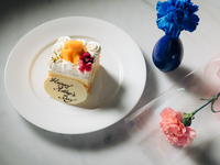 【早割5月10日限定】母の日 フィースト 6品コース グラススパークリングワイン１杯付 ４月17日までの販売