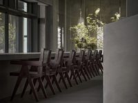 Thekenbestuhlung, Stuhl Pierre Jeanneret