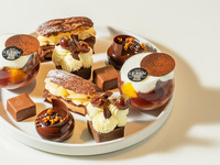 チョコレートアフタヌーンティー（グラスシャンパーニュ付）＜テラス席＞