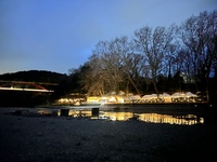 ＜BBQ × NIGHT＞限定 ナイトサポートプラン  　騒がない贅沢。 静かに火を囲む、特別な夜のBBQ。17時～20時  　食材Aセット・アルコール・ソフトドリンク飲み放題（120分）付き ※ペット同伴はご遠慮いただいております。延長不可