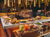 <事前決済>【Lunch Buffet】★窓際席確約★前菜&サラダ13種贅沢ビュッフェ＋本格タイごはん＋1ドリンク付4000