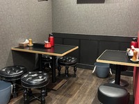 Table seating