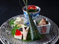 Kaiseki: Seasonal Course (table seating)