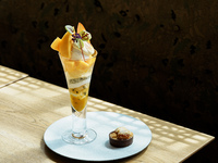 【休日】宮崎マンゴーのパフェ