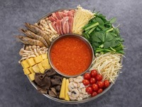 Tom Yum Hot Pot Course
