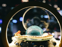 KC [Weekday Limited to 3 Groups! Anniversary Plan] 13 Dishes / "Galaxy Cake" Floating Against the Night View & "Image Appetizers" Enveloping the Table in a Sky-High Sea of Clouds - A Limited Anniversary Course Woven on a Stage 120m Above Ground