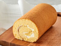 Le Pin's Roll Cake