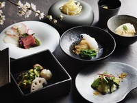 [Dinner: Hasu] 8-course kaiseki meal featuring spring ingredients + one drink