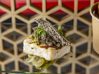 High Tea Set / Savories and 34 free-flowing drinks, including sparkling wine  