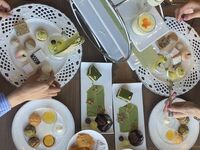[Weekdays 1 PM onwards only] Afternoon Tea featuring Ashimori Melon and a Journey Through Okayama (Reservations required 2 days in advance)