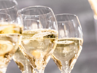 平日20%OFF! [オンライン料金] ストロベリーアフタヌーンティー+グラスシャンパン 7,600円