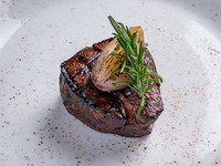 Advanced Purchase [The Steakhouse] Takeout Hokkaido Filet 160g 9,800 yen