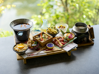 Kyoto-style Donburi Five-Dish Tasting Set ~Wagyu Beef and Summer Vegetables, Sukiyaki Illuminated by Light~ (Summer Version / June 1st, 2026 onwards)