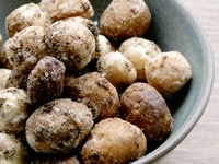Wine shop mixed nuts