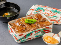黒毛和牛サーロイン炙り肉重