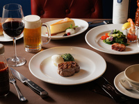 【SEASONAL COURSE】June 1st - June 21st <Father's Day Filet Mignon Course> 5 dishes in total, including a Father's Day original appetizer platter and filet mignon steak.