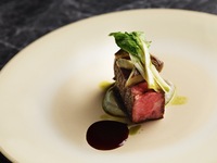 [Dinner: Celebration] A full 9-course meal featuring caviar, Wagyu beef, and seasonal delicacies + a glass of champagne