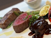 【ディナー】銀座三笠会館 創業101周年記念「神戸牛 三種盛り合わせプレート」と シェフ冨士大の歴代店舗を巡る特別コース