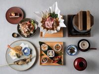 [Weekdays Only: Guaranteed Private Room with 120 Minutes of All-You-Can-Drink] A full course meal featuring plenty of Gifu ingredients, including Hida pork, perfect for business dinners and entertaining clients.