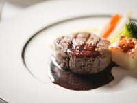 8月　HOLIDAY LUNCH COURSE　