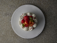 季節のショートケーキ さくらんぼすもも 丸型 4名様分【 ¥4,400円(税別) 】