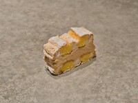 カーディナルシュニッテン(直径約6cm)