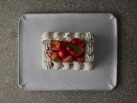 【6/17〜】季節のショートケーキ さくらんぼすもも 四角型 8名様分【 ¥8,200円(税別) 】