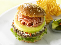 【ランチ＆ディナー】☆1ドリンク付き☆夏の限定グルメ「生ハム & メロンバーガー」