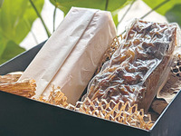 ずっしり6種のナッツケーキ＆トンカ豆薫るチーズケーキ　