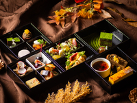 Five-tiered afternoon tea "Autumn Kyoto Kasane" (September-November) + sparkling wine included