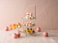 【桃入りスパークリングワイン付き】 桃のアフタヌーンティー＆25種のカフェフリー | 8,200円