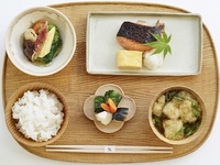 ％ 和朝食セット 熟成塩鮭 備長炭焼き