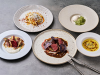 [PREMIUM COURSE] Amuse-bouche + 3 appetizers + pasta + main course + dessert