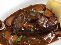 【季節おすすめコース】　牛フィレ肉グリル　赤ワインソース　乾杯にフランチャコルタ付￥10300円→￥8000(税込)