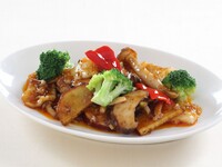 【休日オンライン予約限定】お勧めランチ　花切りイカの四川香料炒め（7月）