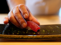 【Limited June Special Offer】Sushi Lunch Course "Tsuki Shizuku" with a Drink of Your Choice 